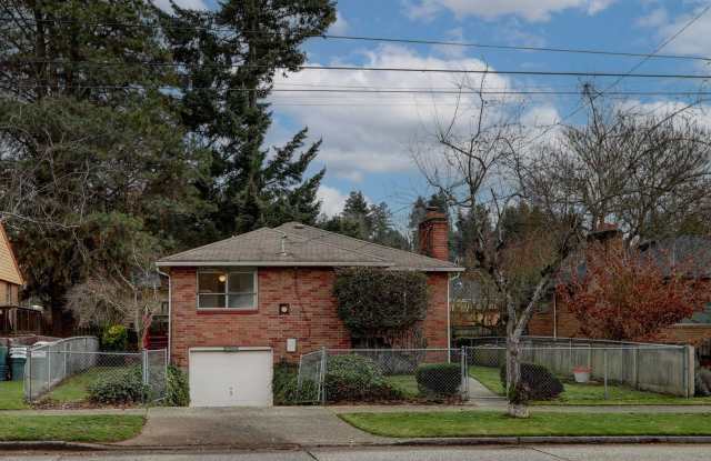 Beautiful 3 Bedroom Home with Basement in Ravenna/U-District - 7012 25th Avenue Northeast, Seattle, WA 98115