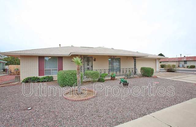 9331 W Arrowhead Dr Gallery 1