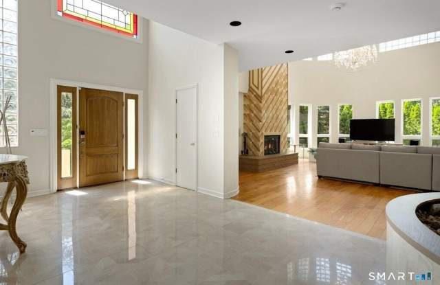 2 Stormy Circle Drive Gallery 4