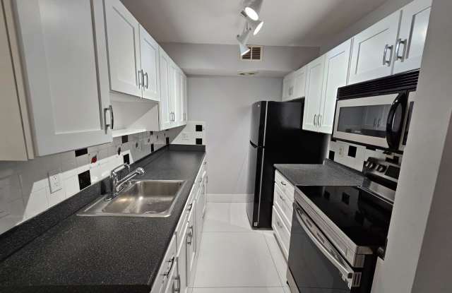 2148 Sherwood Forest Boulevard Gallery 1
