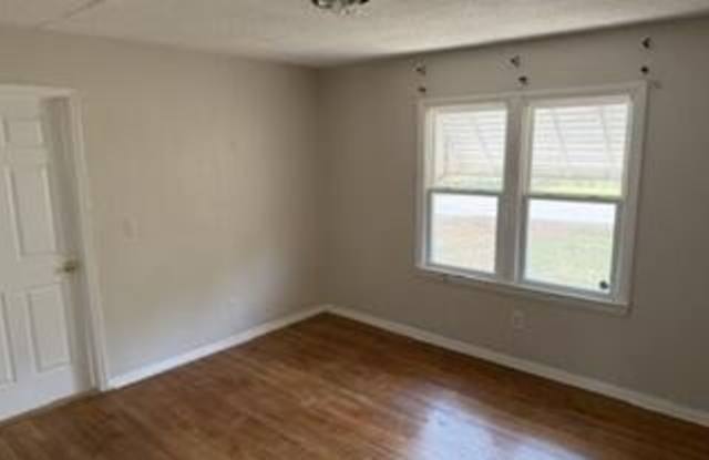 1713 Strawberry Lane Gallery 4