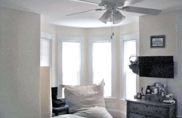 102 Sycamore Gallery 4