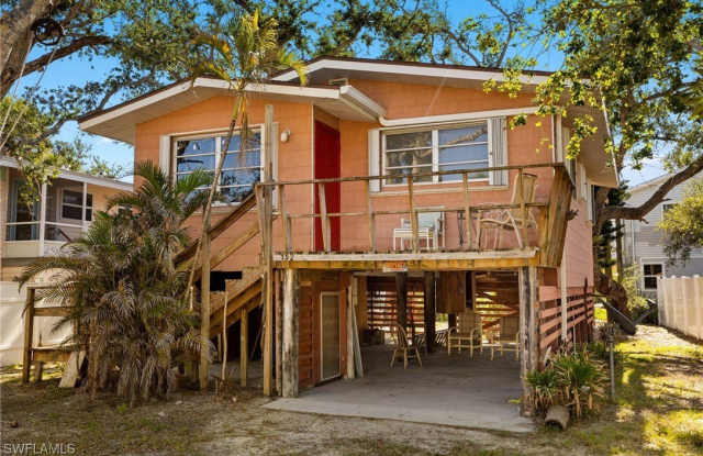 152 Coconut Drive - 152 Coconut Drive, Fort Myers Beach, FL 33931