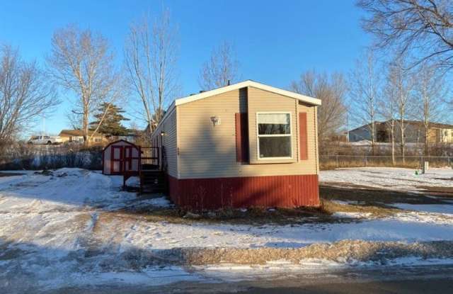 809 Southview Ave - 809 Southview Avenue, Dickinson, ND 58601