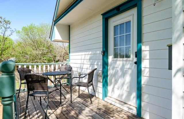 433 W San Antonio St photos photos