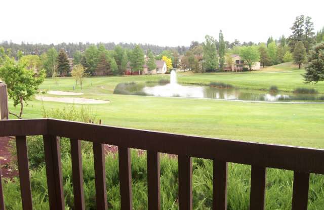 Vacation Rental: Furnished Townhome with Golf Course Views photos photos