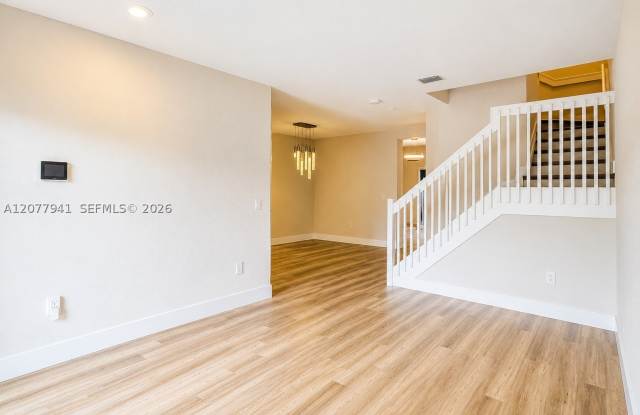 403 NE 208th Ter Gallery 4