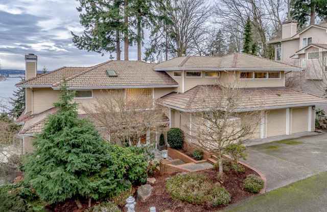 Gorgeous Lakeview Home for rent photos photos