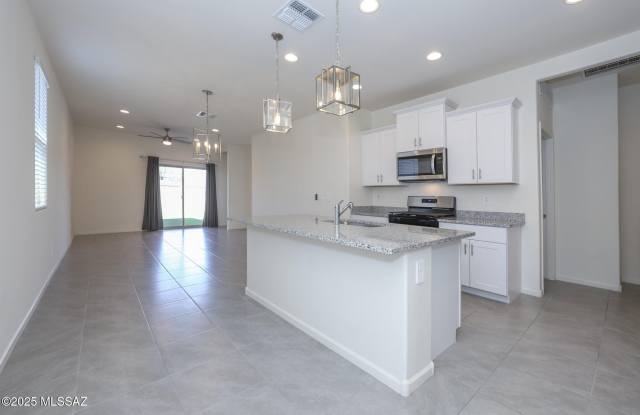4882 E Greenway Wash Drive Gallery 3