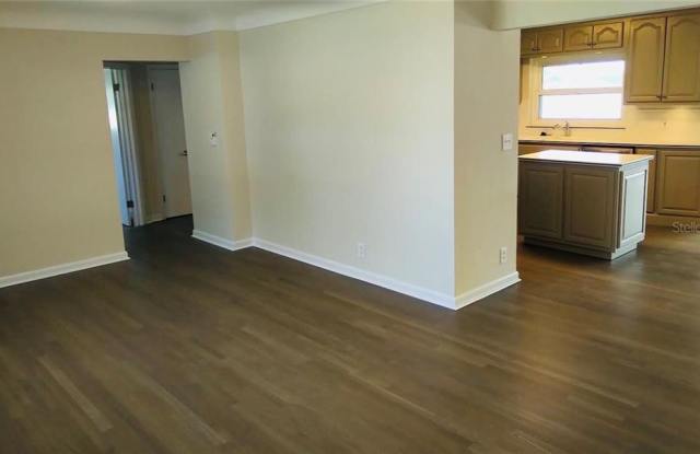 1200 37TH AVENUE NE Gallery 3
