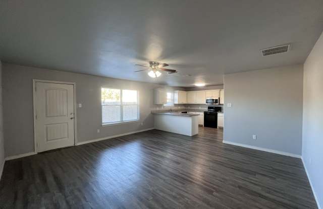 3422 Itasca Street Gallery 4