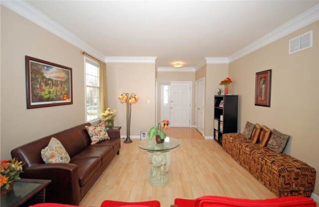 12 ESTERBROOK DRIVE Gallery 4