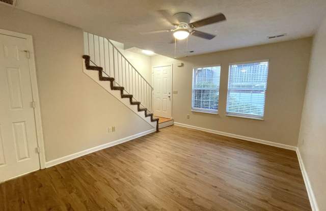 Spacious, 2 bedroom, 2.5 bath townhouse for rent! photos photos
