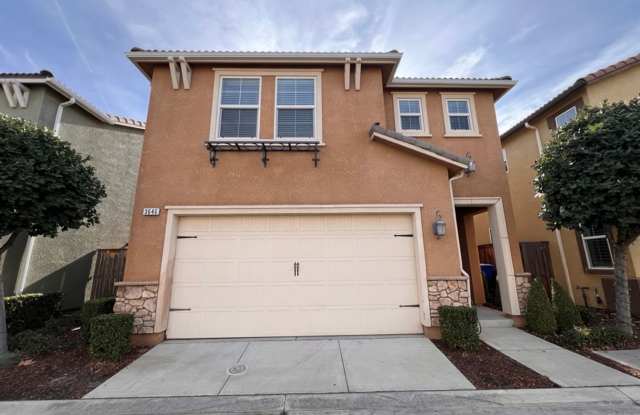 $2,275 Harlan Ranch, 4 Bdrm  Community Pool - Etchings Way - 3646 Etchings Way, Clovis, CA 93619