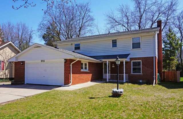 COMING SOON! Bright, Inviting 3-Bedroom Home in Prime Royal Oak Location! photos photos