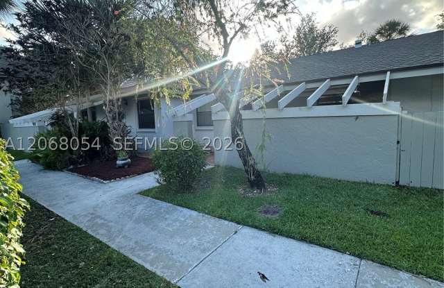 2902 SW 21st Ter Gallery 3