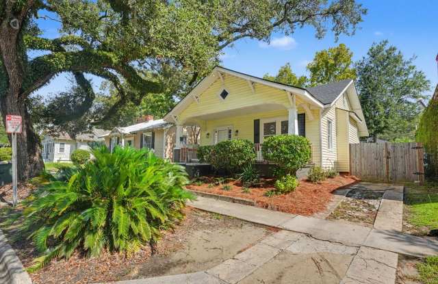 Renovated 4 Bedroom 2 Bathroom fenced in yard 1 off street parking Gallery 4