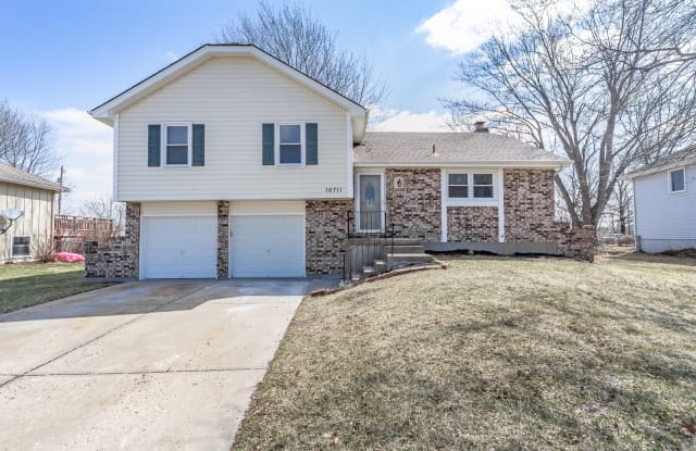 16711 Bradley Ave - 16711 Bradley Avenue, Belton, MO 64012