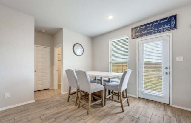 926 Hurstwood Drive Gallery 4