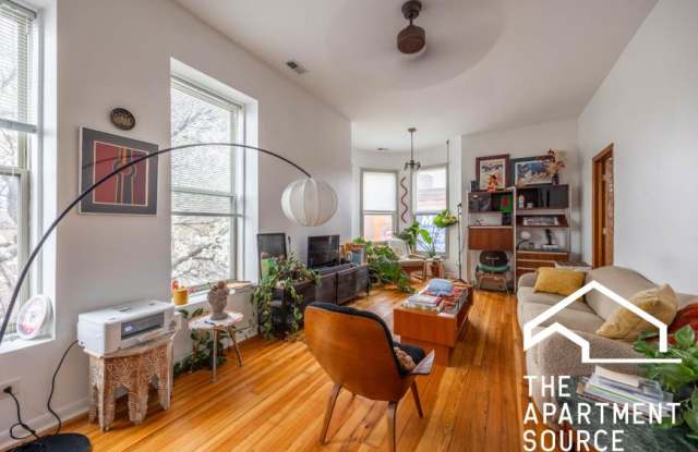 2732 West Chicago Ave photos photos