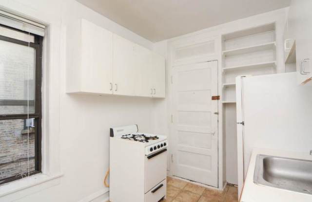 2704 Spaulding Gallery 2