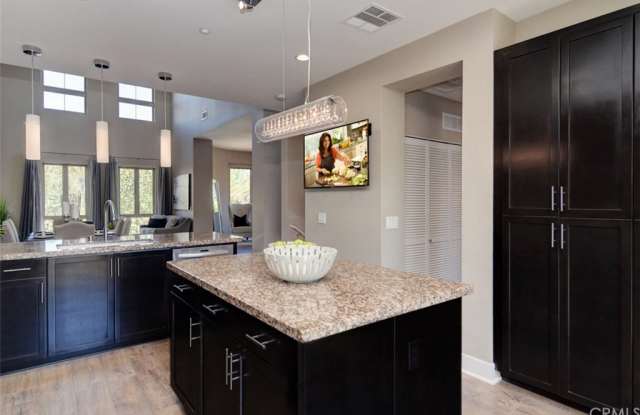 81 Vantis Drive Gallery 2