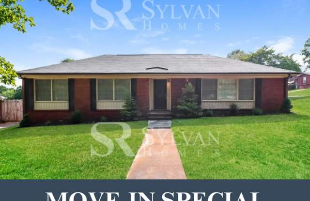 633 Colonial Drive - 633 Colonial Drive, Statesville, NC 28625