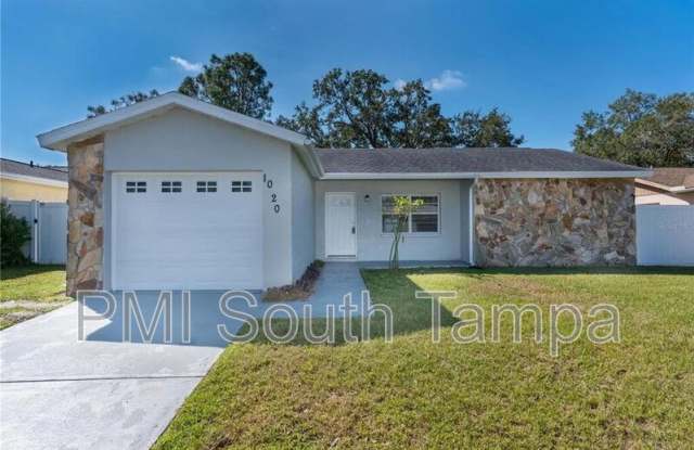 1020 Pine Ridge Cir photos photos
