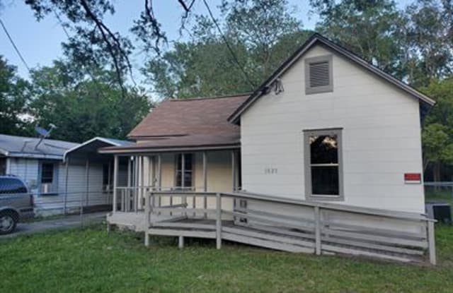 5823 Paris Ave photos photos