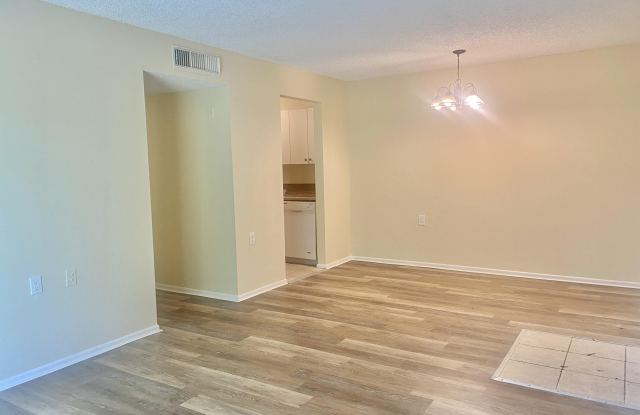 1200 LAKE VICTORIA Drive Gallery 3