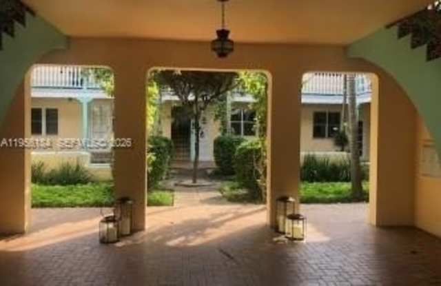 736 13th St photos photos