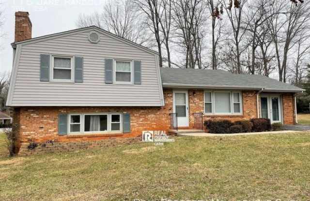 115 Jane Randolph St - 115 Jane Randolph Street, Forest, VA 24551