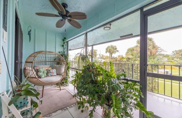 201 SW 1st Street unit: 10 photos photos