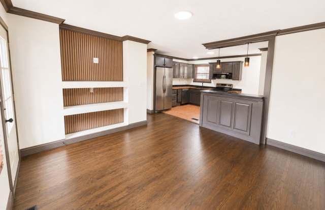 Fully Renovated - Southend 4 bedroom! photos photos