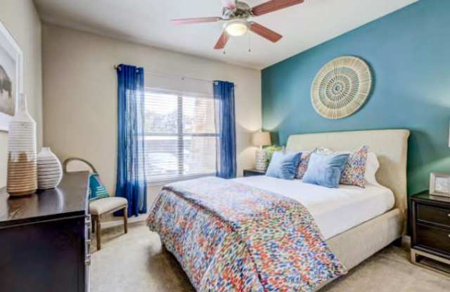 14843 Huebner Rd Gallery 4