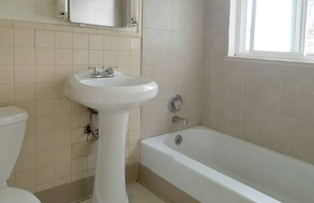 * Great location off Montview and Elmira, close to shopping, parks and restaurants Gallery 4