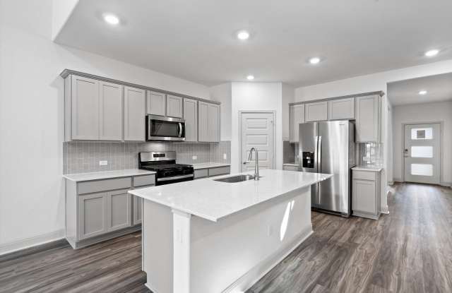 Large 4-Bedroom Home in Sorento for Lease photos photos