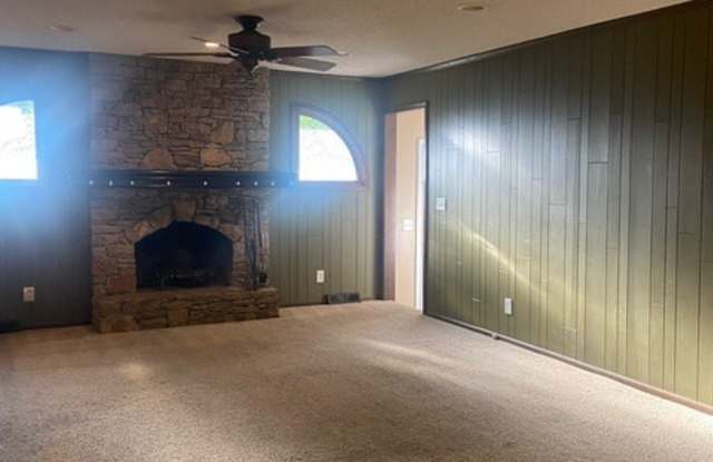 1110 South Avalon Lane Gallery 3