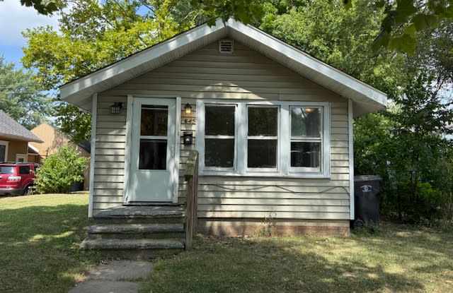 1645 E. Bowman St photos photos