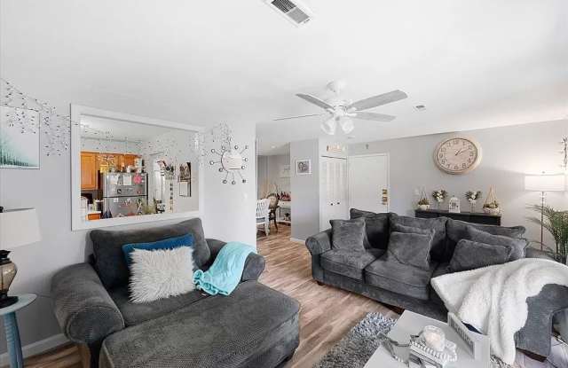 221 Oak St Apt 5-33 Gallery 2
