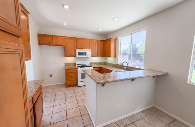 33826 Glenoaks Dr Gallery 3