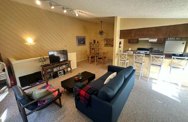 Multi level ped negotialble 2Bd unit available in Zephyr Cove available now! Gallery 3