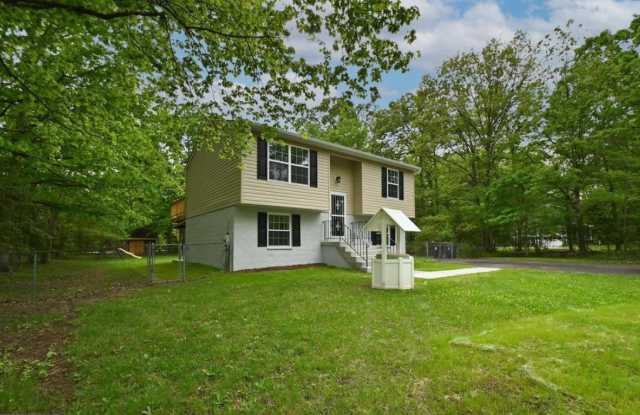 16501 Accolawn Rd - 16501 Accolawn Road, Accokeek, MD 20607