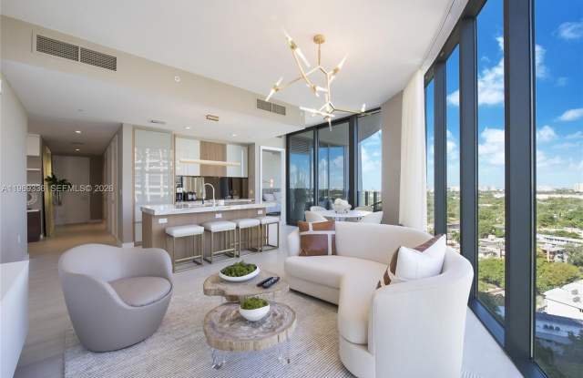 2831 S Bayshore Dr photos photos