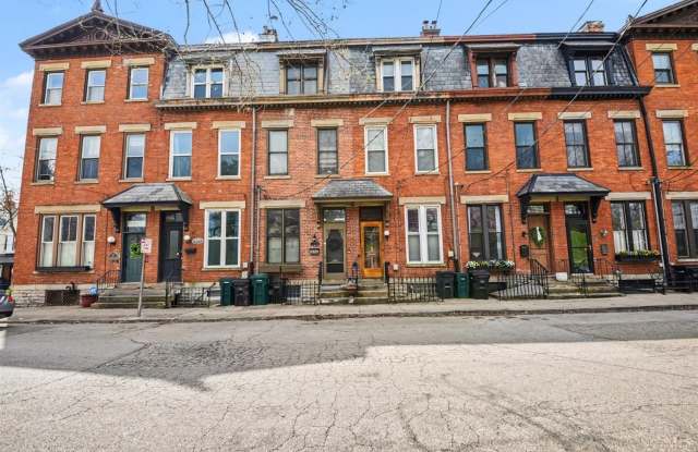 923 Paradrome Street photos photos