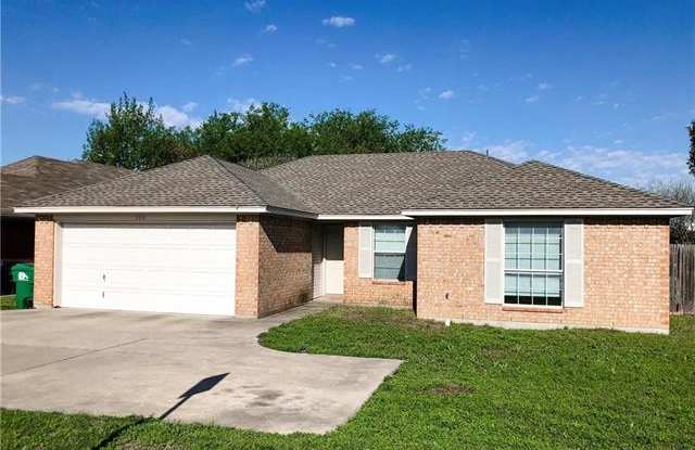 320 W Windsor Drive - 320 West Windsor Drive, Denton, TX 76207