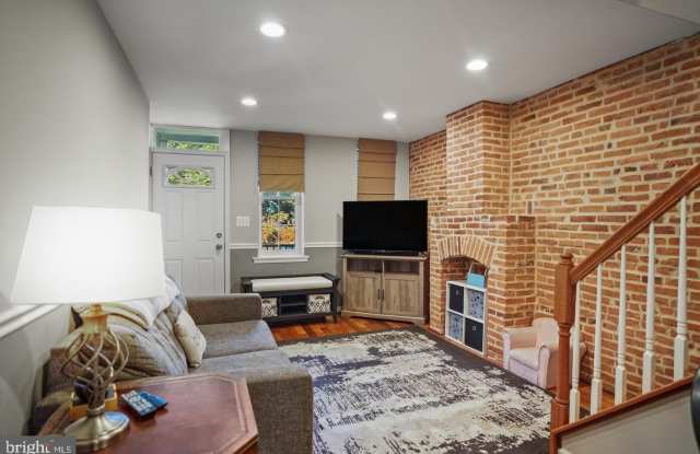 1421 RACE Street Gallery 4