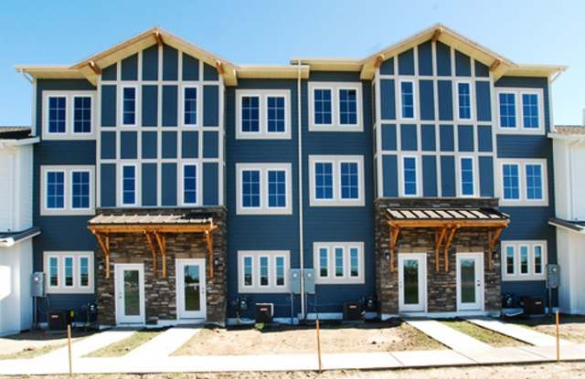 Welcome home to 3167 Sullivan Loop - a stunning 2-bedroom, 2.5-bathroom gem in a prime location! Gallery 3