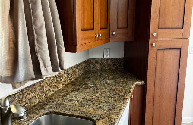 2 Bedroom 2 Bath Ground Level Apartment for Rent in La Habra Gallery 4
