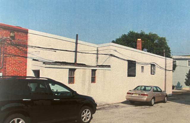 31-33 CENTRE Gallery 3